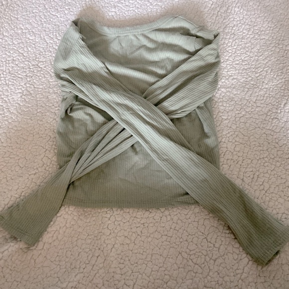 Pastel green, long sleeve, ribbed shirt - Picture 2 of 2